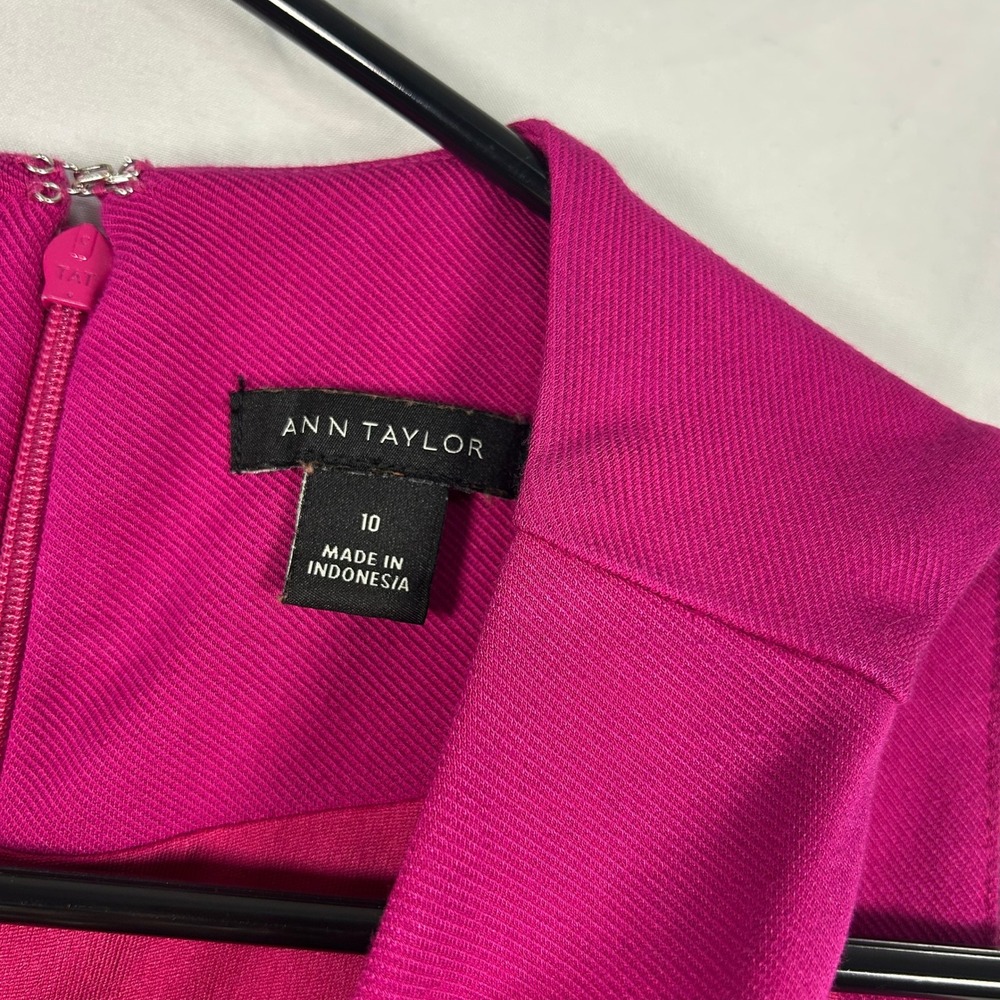 Ann Taylor Sheath Dress Womens 10 Magenta Pink Sleeveless High Neck Textured - Picture 2 of 3